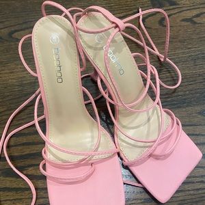 Never worn boohoo pink heels